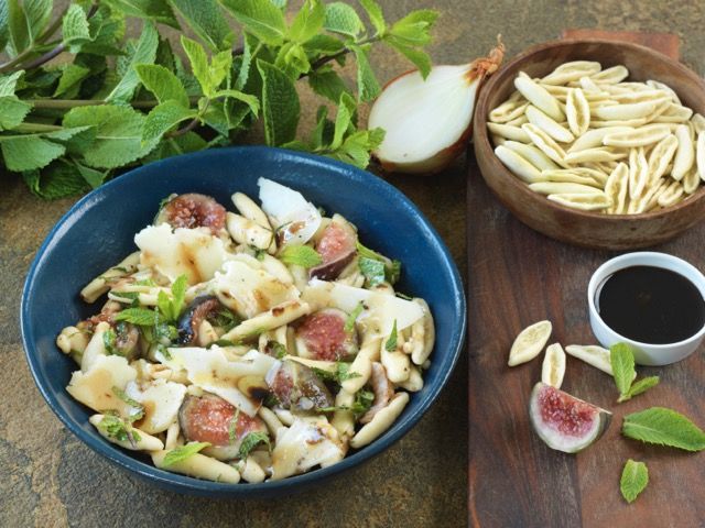 Pâtes aux figues, au lard et au pecorino messer Pâtes aux figues, au lard et au pecorino messer